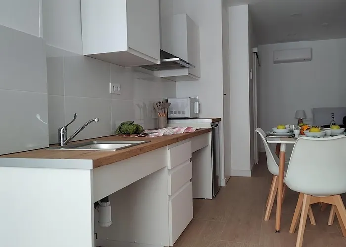 New Flat With Ac And Wifi Lägenhet